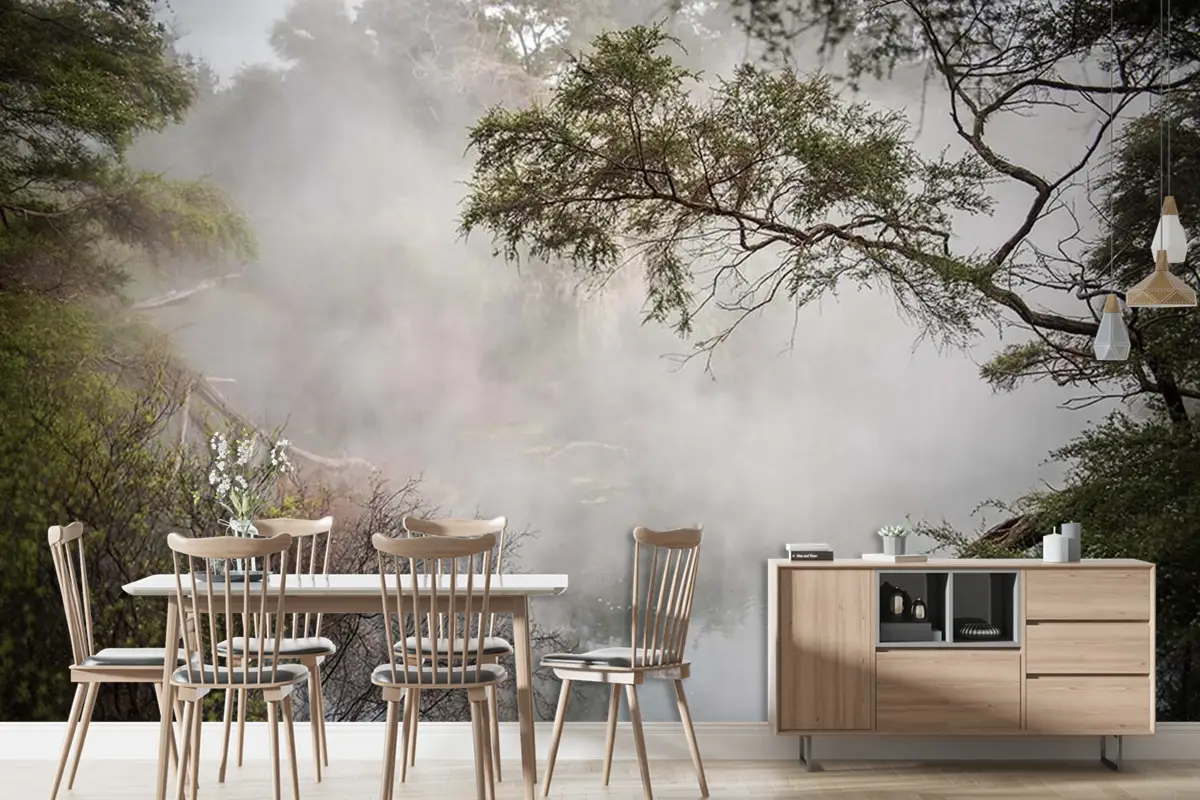 Sisli Orman Içerisinde Ağaç Dalları Ve Yapraklar Duvar Kağıdı