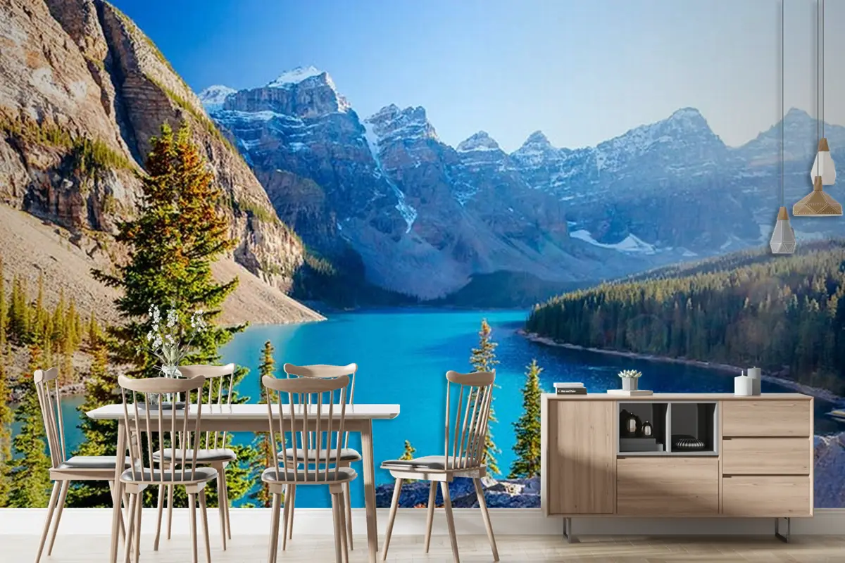 Yüksek Dağlar Arasında Göl Manzarası