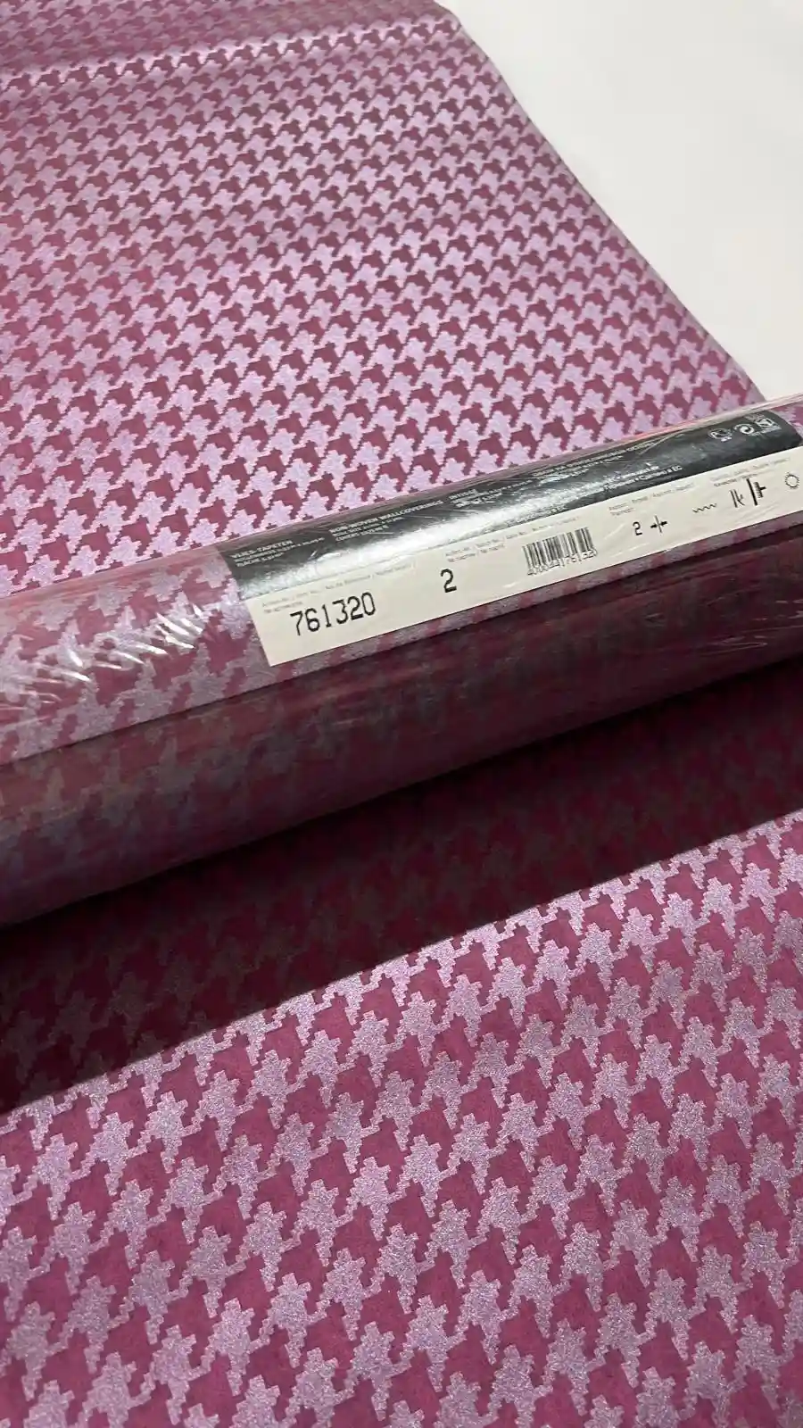 Mor Parlak Kazayağı Desen Ucuz Duvar Kağıdı 761320