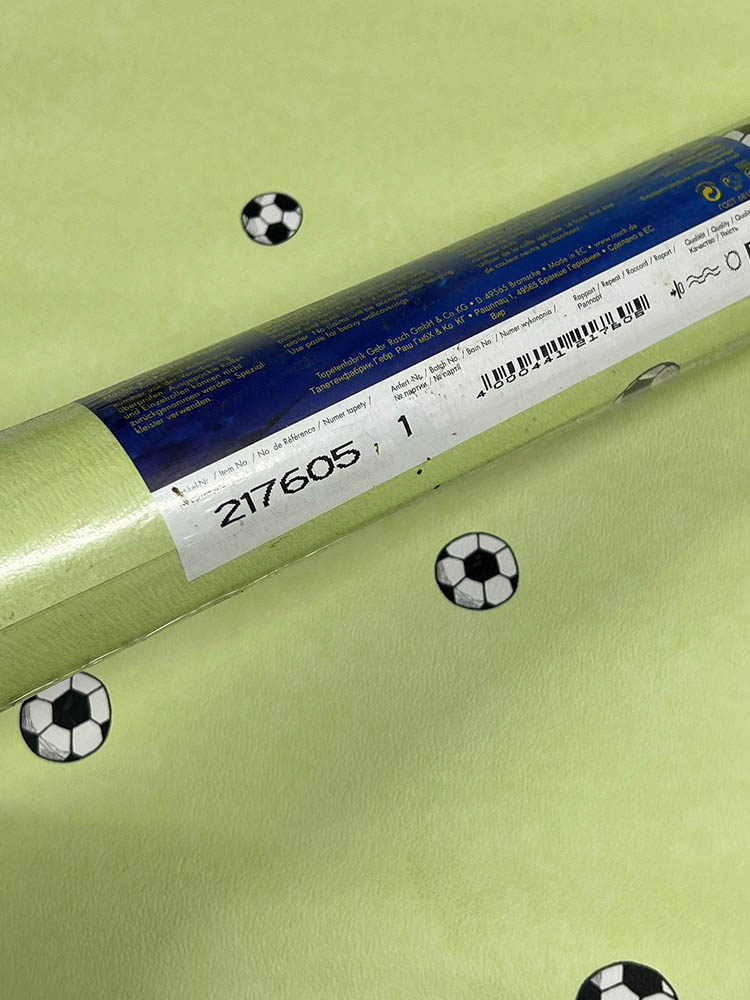 Yeşil Arka Plan Futbol Topu Desen Ucuz Duvar Kağıdı 217605