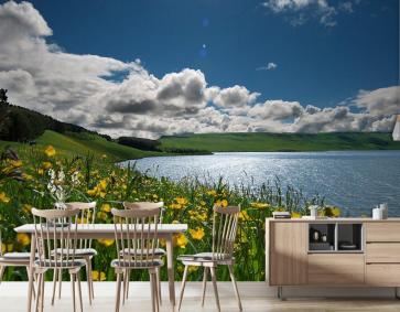 Göldeki Çiçekler Manzara Duvar Kağıdı