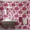 Beyaz Kırmızı Pembe Çiçek Desenli Duvar Kağıdı 111038
