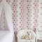 Beyaz Kırmızı Pembe Noktalı Çiçek Desen Duvar Kağıdı 111026