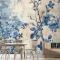 Mavi Beyaz Duvar Kağıdı Duvarında Mavi Beyaz Çiçek Baskısı Var