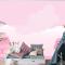 Açık Pembe Arka Plan Çocuk Odası Duvar Kağıdı
