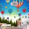 Doğada Sıcak Hava Balonu Manzara Çocuk Odası Duvar Kağıdı
