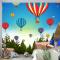 Doğada Sıcak Hava Balonu Manzara Çocuk Odası Duvar Kağıdı